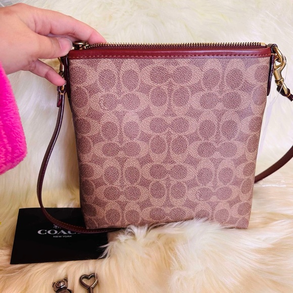 Coach kitt messenger crossbody $235 brand new with tag - Picture 2 of 4